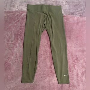 Nike Sportswear Essential 7/8 Leggings